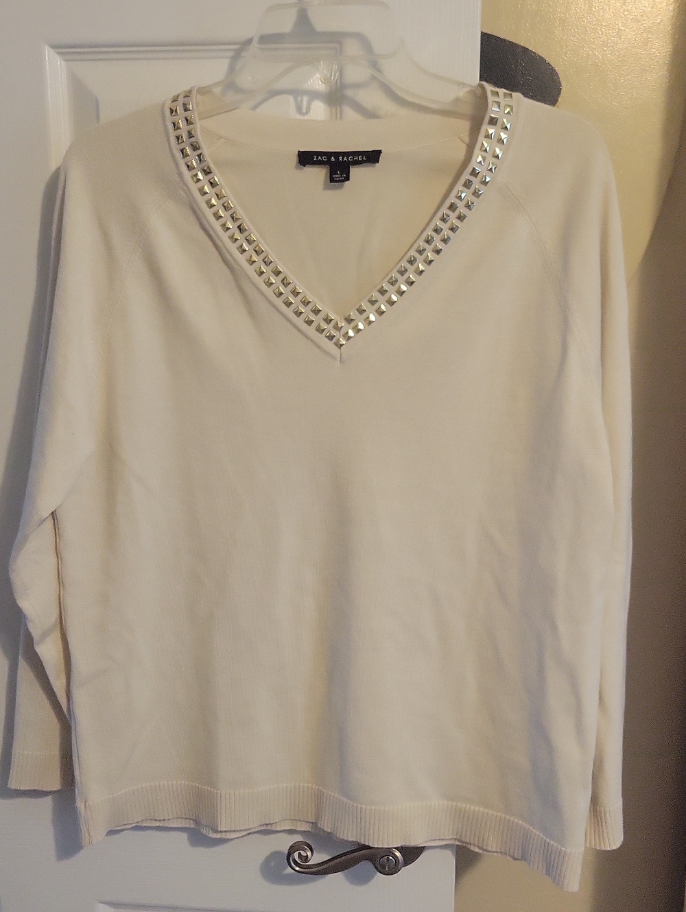 Zac & Rachel SzLg Cream V-Neck Top with Silver Studded Neckline Trim